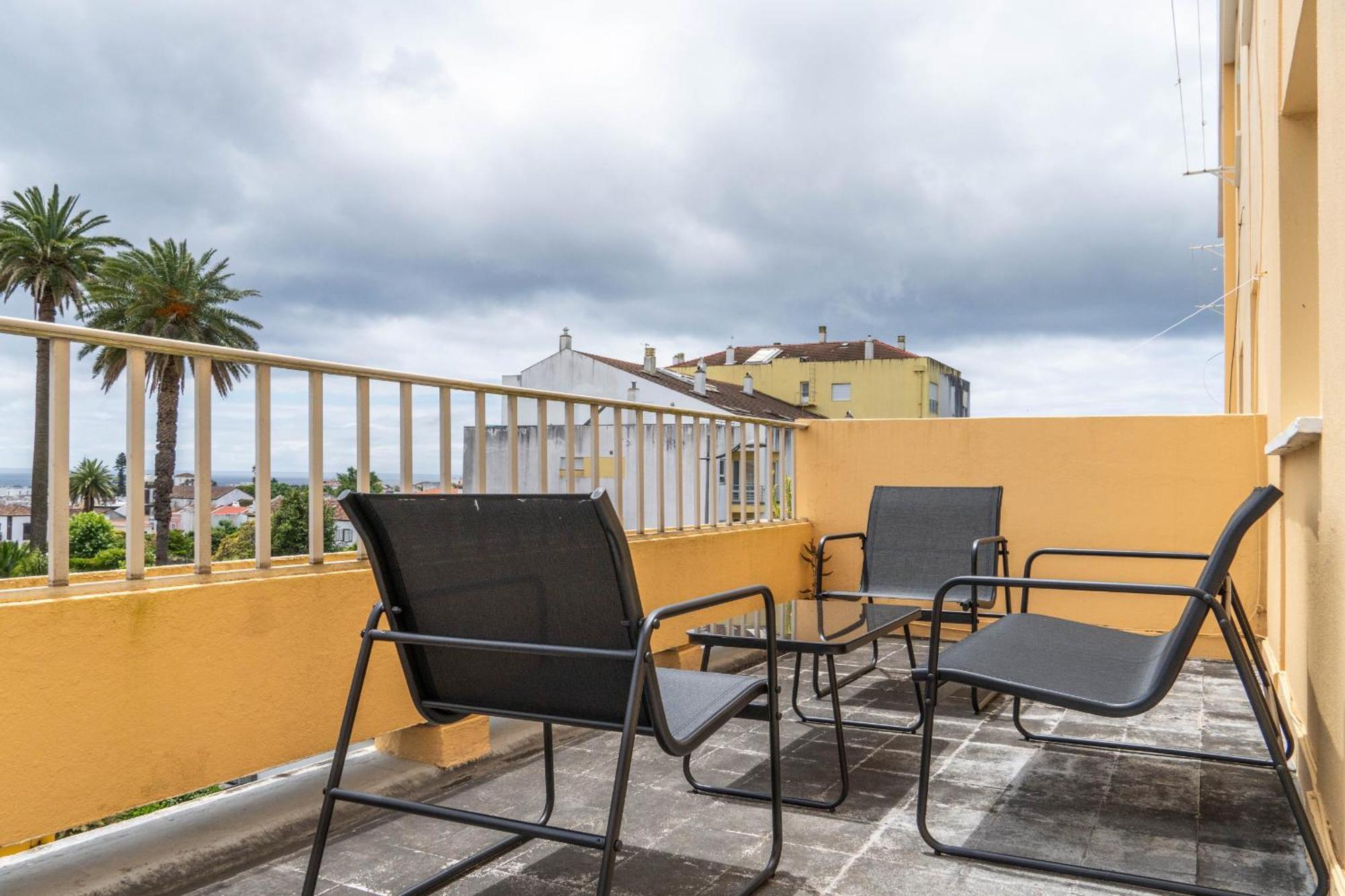 Apartamento Mae De Deus Πόντα Ντελγκάντα Εξωτερικό φωτογραφία