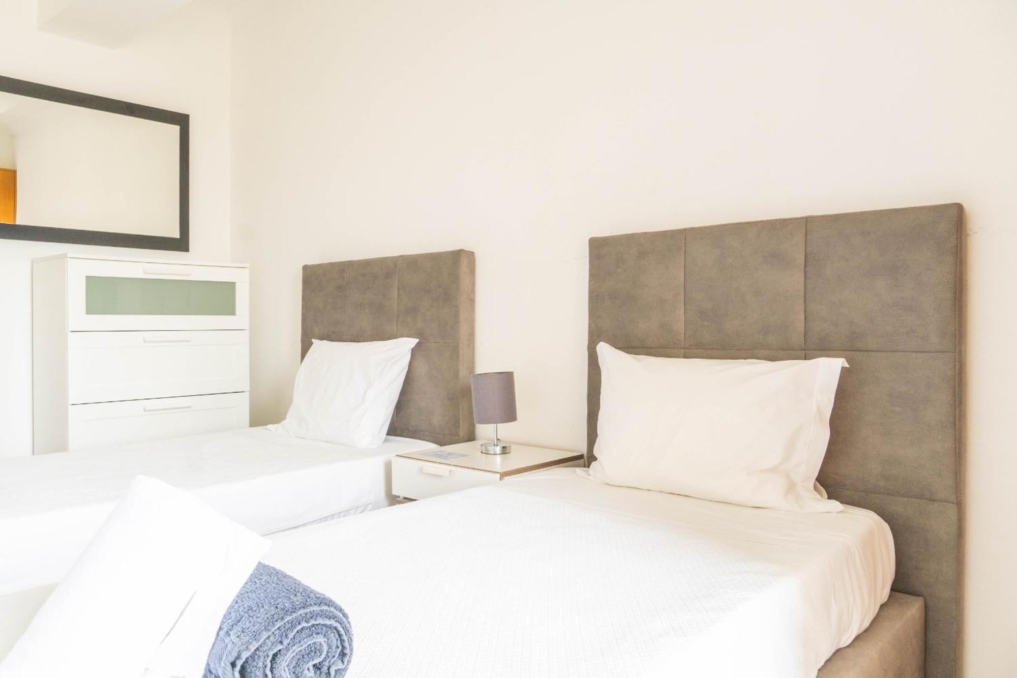 Apartamento Mae De Deus Πόντα Ντελγκάντα Εξωτερικό φωτογραφία