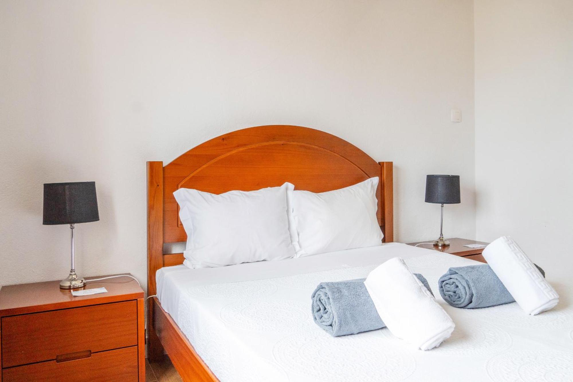 Apartamento Mae De Deus Πόντα Ντελγκάντα Εξωτερικό φωτογραφία
